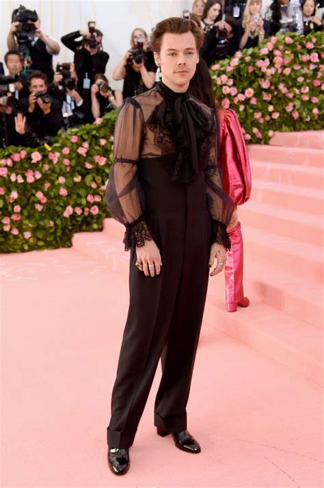 harry styles gucci met gala|harry styles red carpet dress.